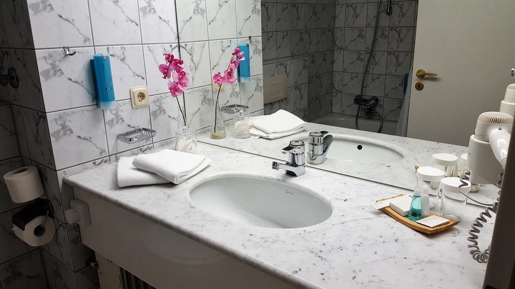 Göttingen Hotel Novostar מראה חיצוני תמונה