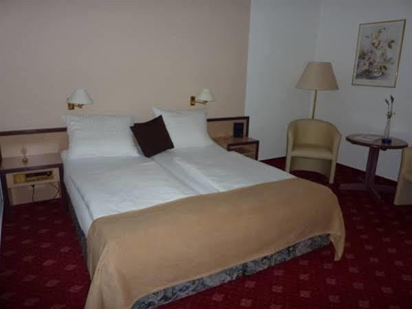 Göttingen Hotel Novostar מראה חיצוני תמונה