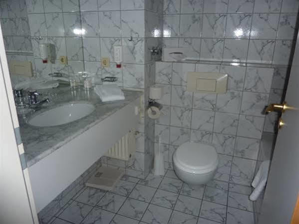 Göttingen Hotel Novostar מראה חיצוני תמונה